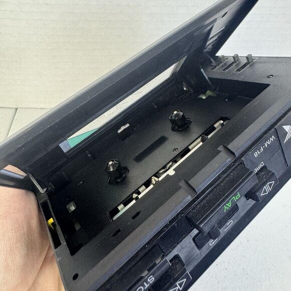 Sony Walkman WM-F18/F28 Portable Cassette Player AM/FM FOR PARTS ONLY - Picture 2 of 10